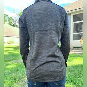 Columbia jacket, simple light weight jacket, half zip, & and thumb holes